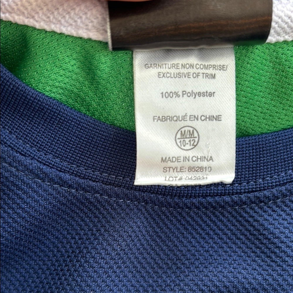 Youth Size 10-12 Official Canucks‎ Blue and Green Orca Hockey Jersey - Picture 5 of 7